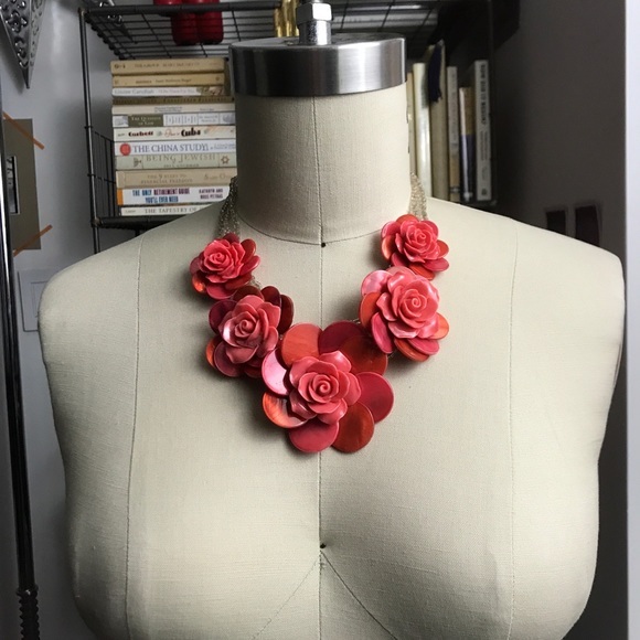 Rose Floral Petal Crystal Beaded Necklace - Picture 3 of 6